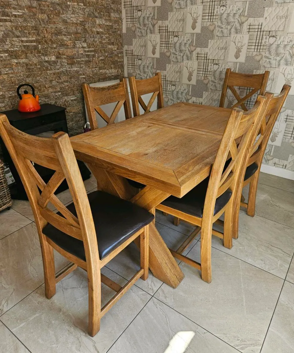 Oak Dining table and 6 chairs - Image 2
