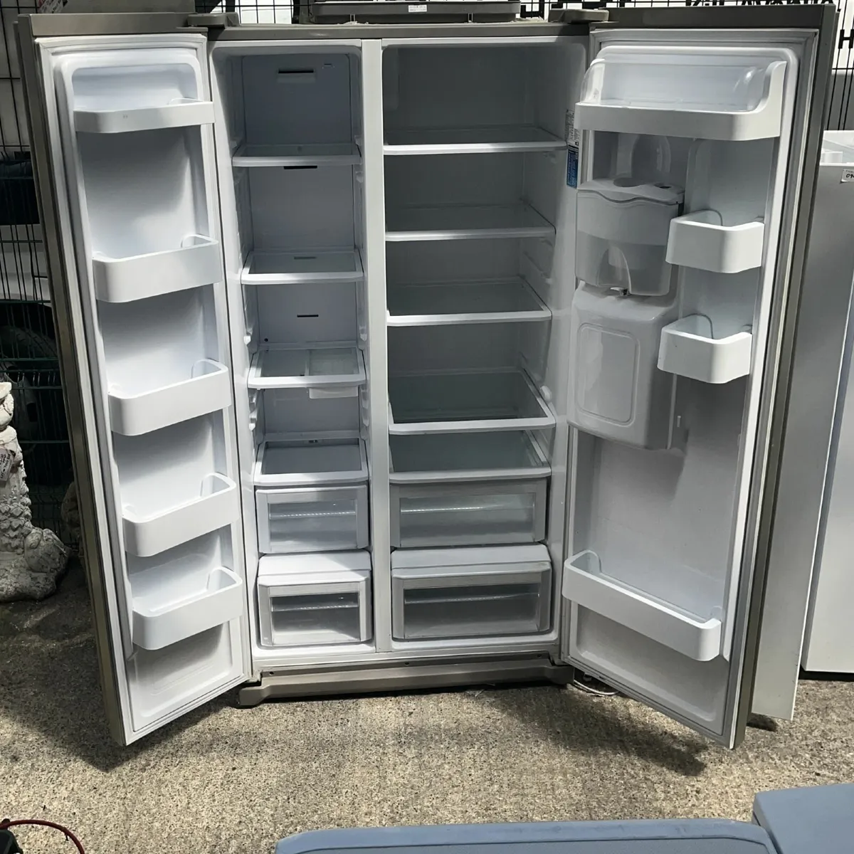 Large Samsung Fridge Freezer - Image 3