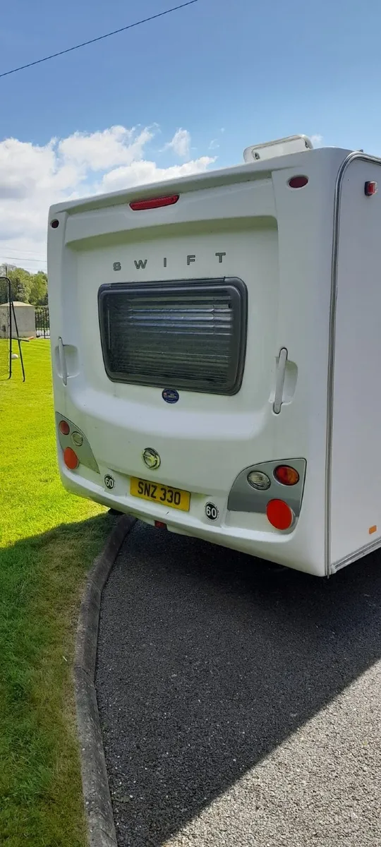 2008 Swift Challenger 490 - 6 Berth Caravan - Image 2