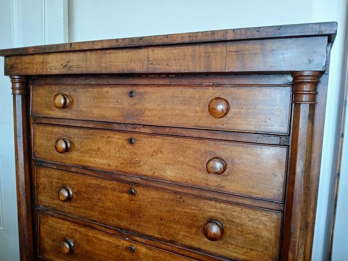 Victorian mahogany chest of drawers - Image 1