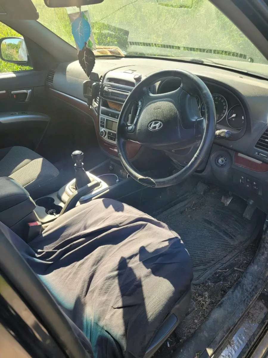 Hyundai santa fe - Image 2