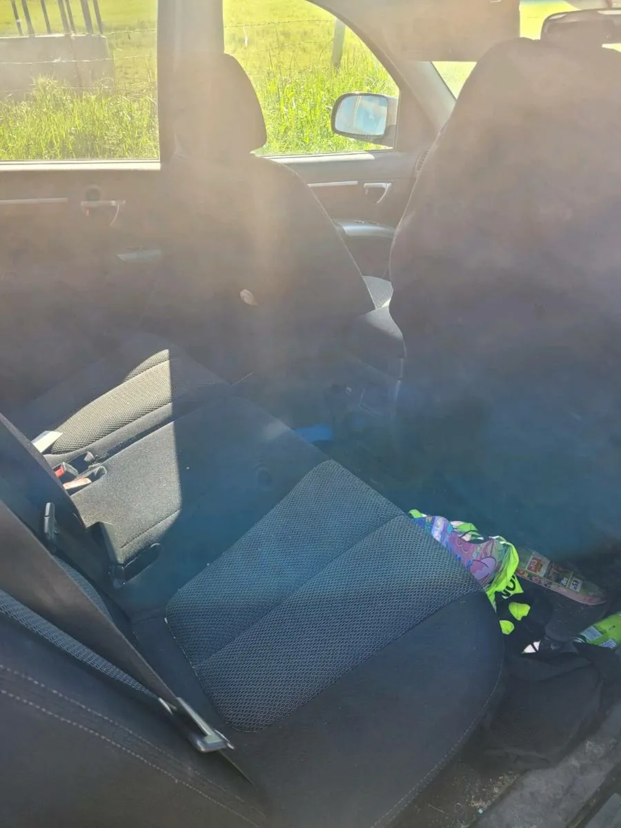 Hyundai santa fe - Image 3