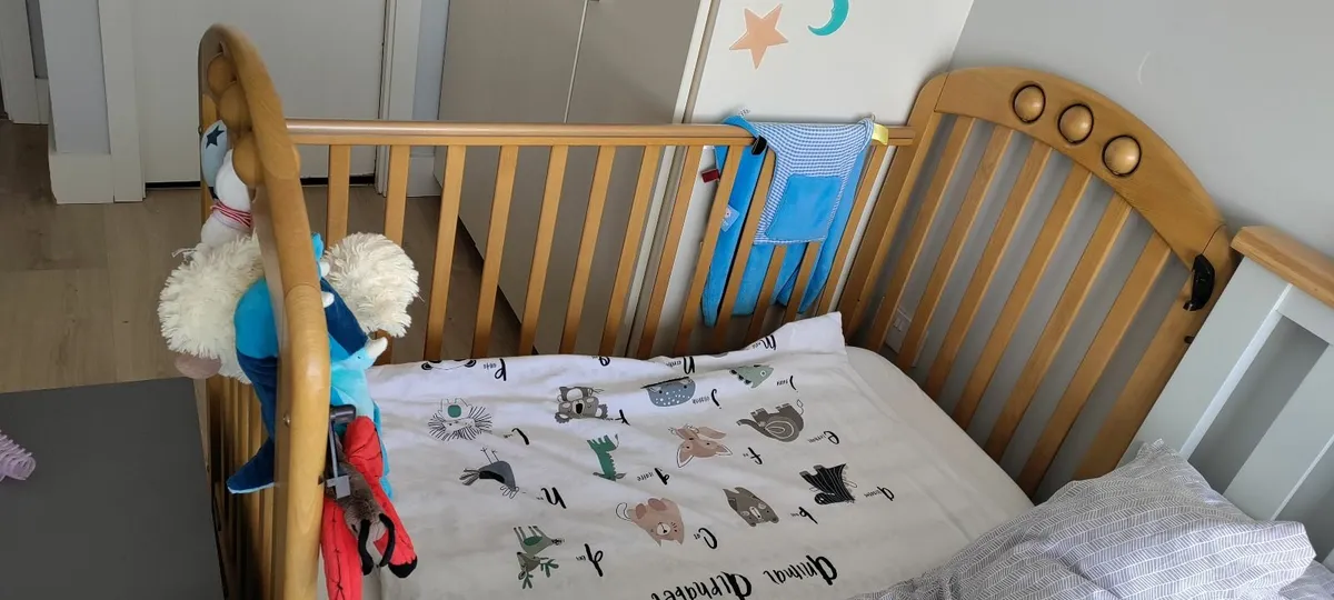 Cot bed