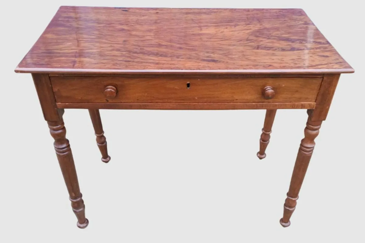 📍 CLEARANCE Victorian Compact Console Side Table - Image 1