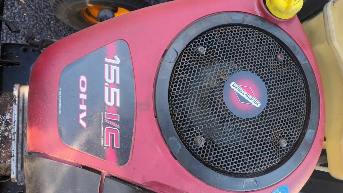 Partner ride on lawnmower - Image 3