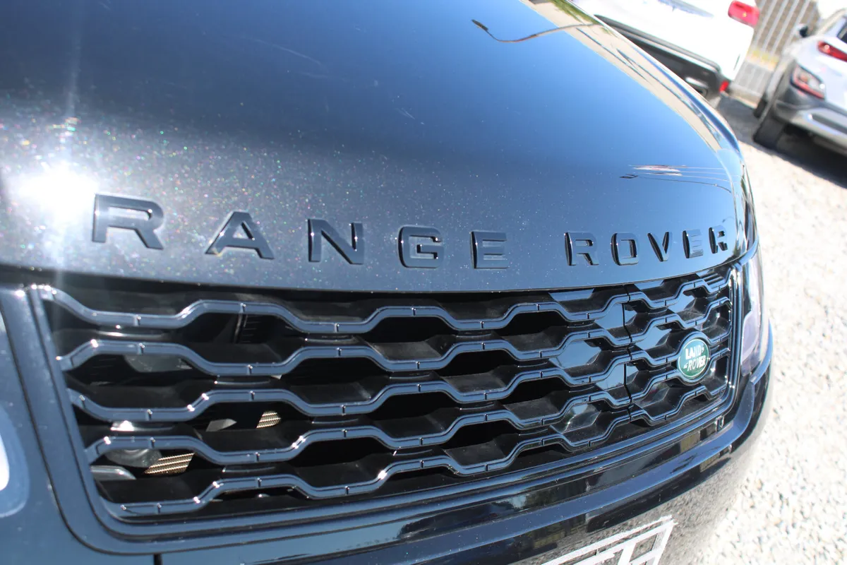 Range Rover Sport 2.0 HSE DYNAMIC BLACK P400E - Image 4