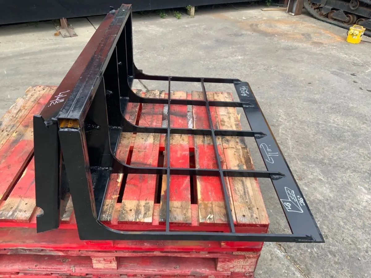 SKIDSTEER LAND LEVELLING RAKE BUCKET..294. - Image 4