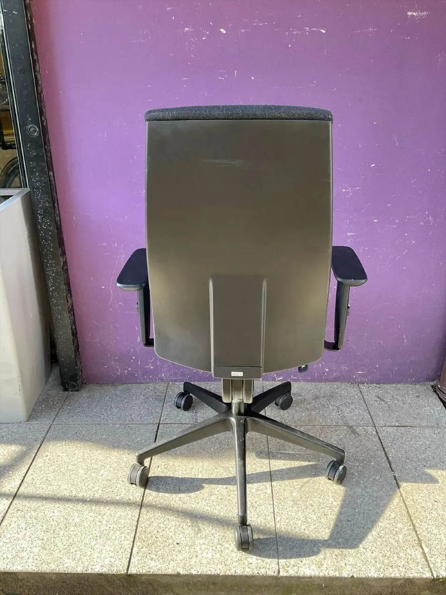 Interstuhl High back executive office chair - Image 3