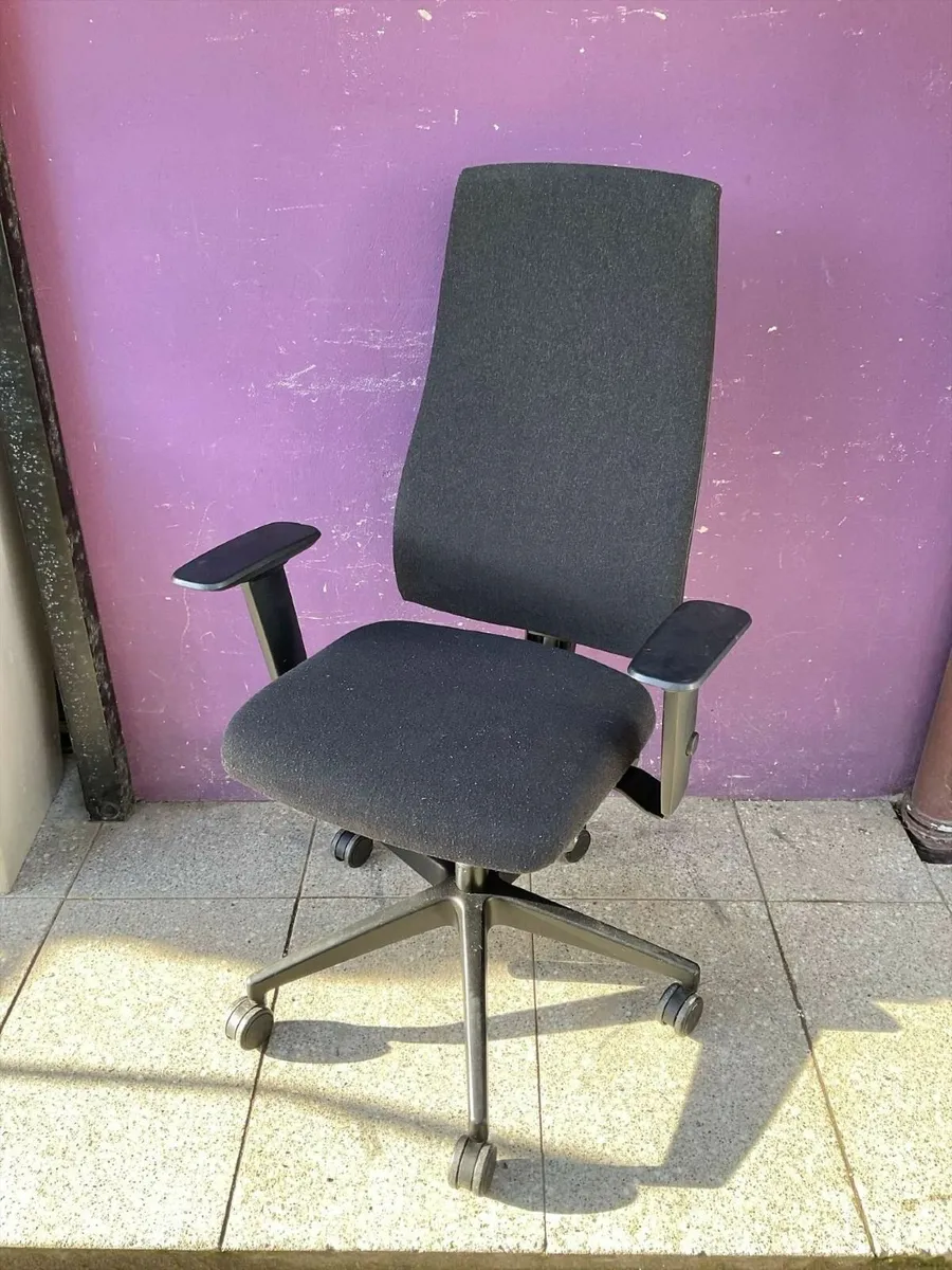Interstuhl High back executive office chair - Image 1
