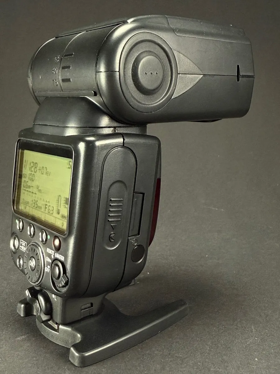 Neewer Speedlighte NW910 Nikon - Image 1