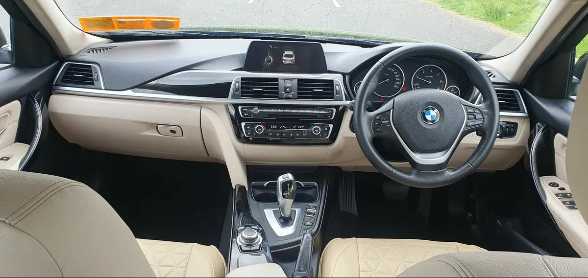 BMW 3-Series 2016 - Image 2
