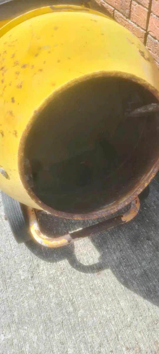 Petrol cement mixer - Image 2