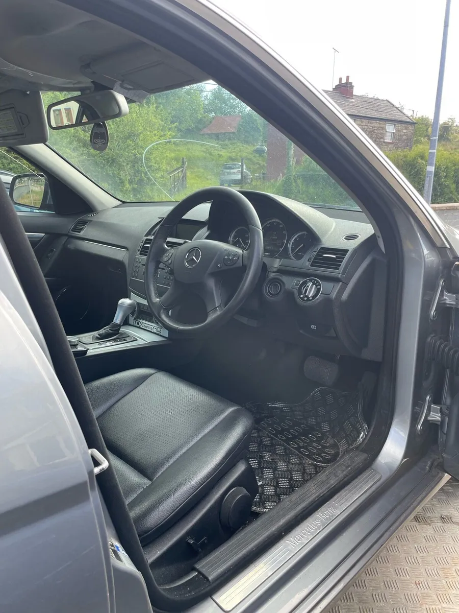 Mercedes 2007 c220 auto for breaking - Image 2