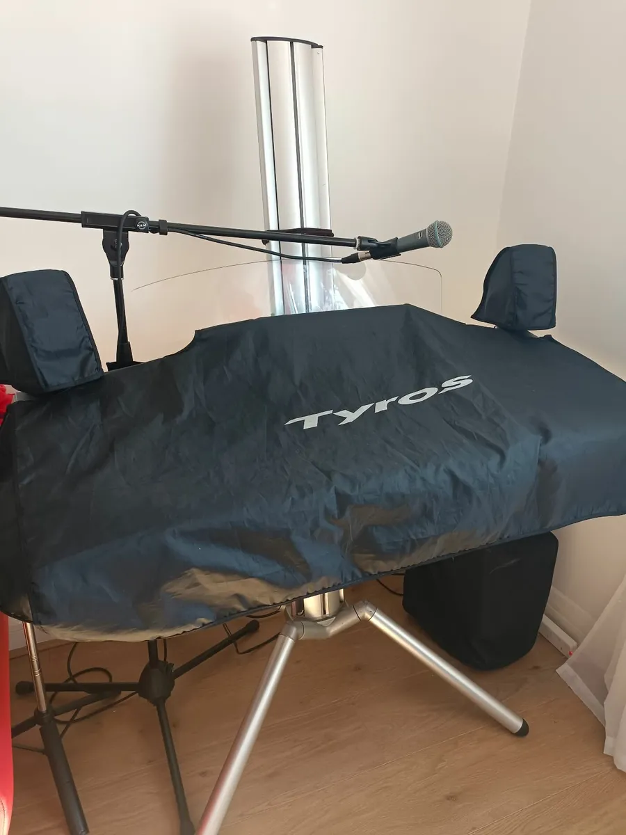 Yamaha Tyros 3 Keyboard - Image 4