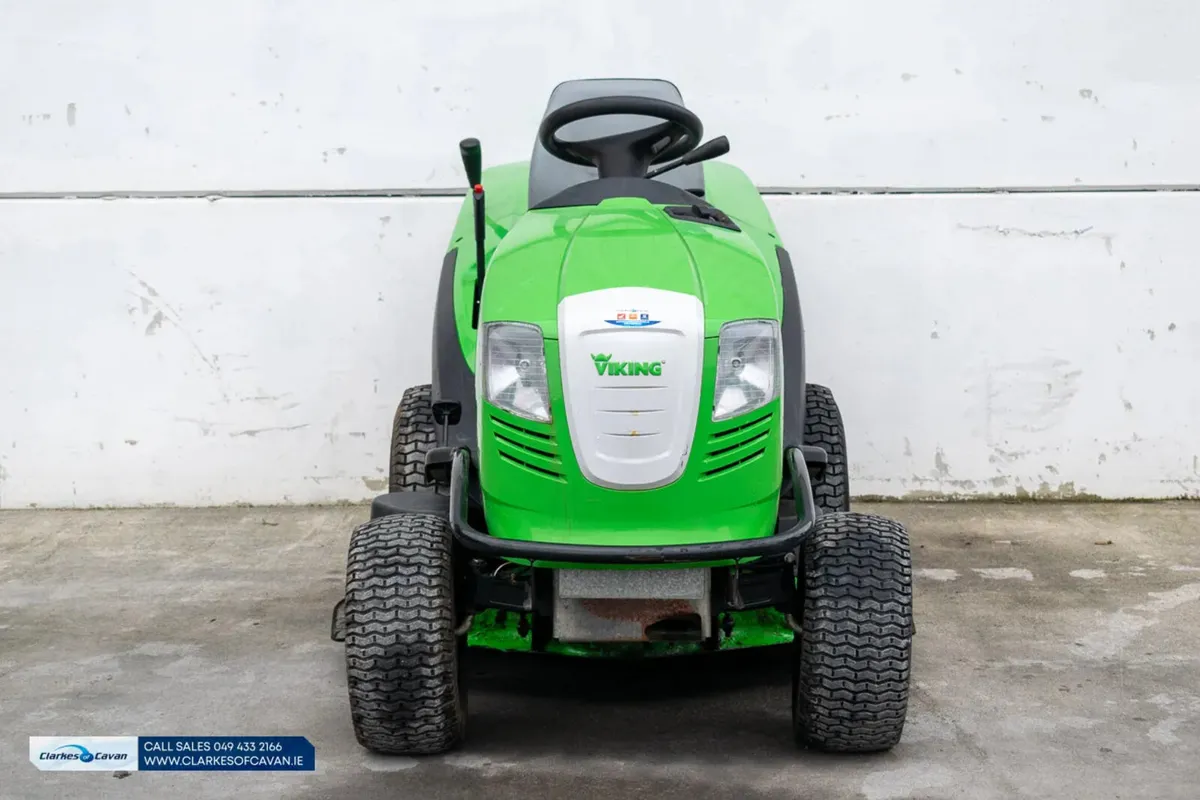 2013 Viking MT6112ZL ride-on lawnmower - Image 3