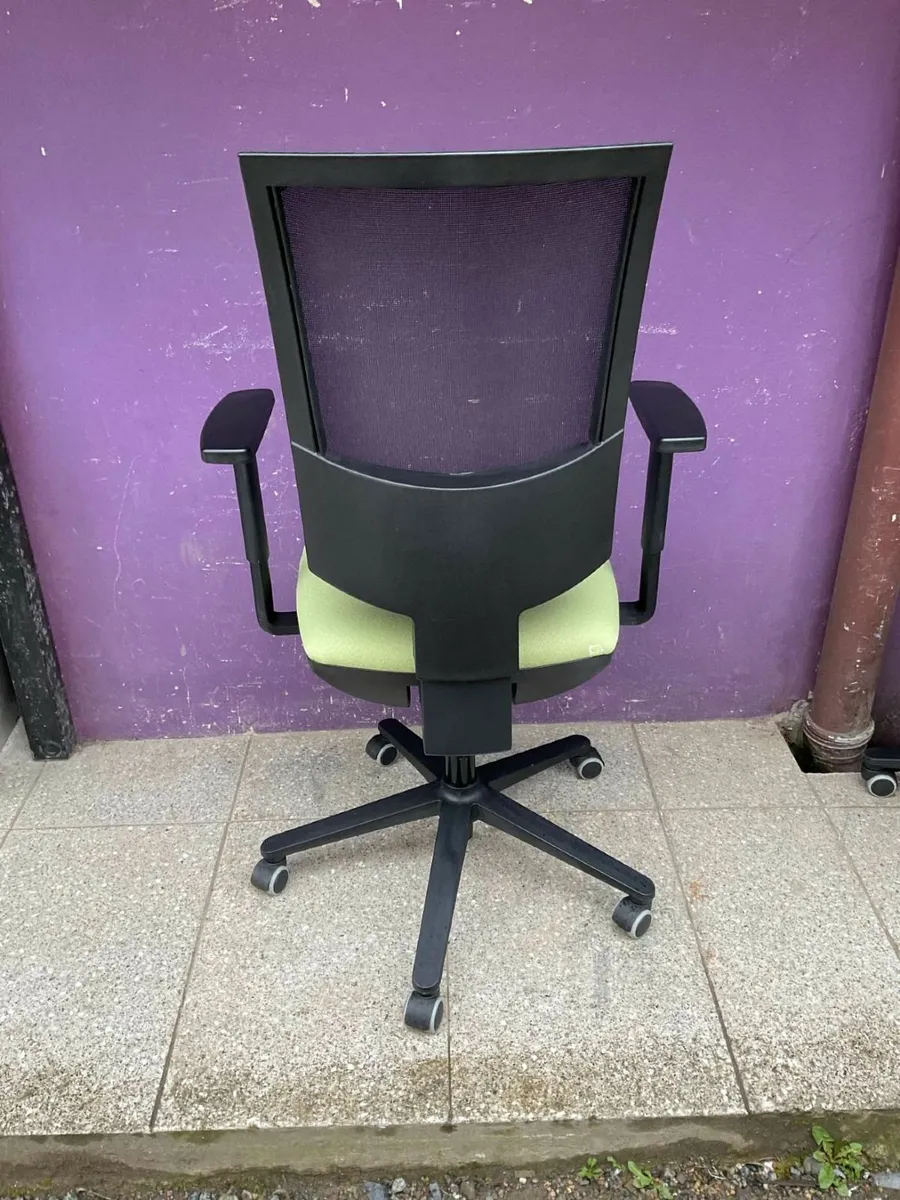 Mint office task chair with mesh back - Image 2