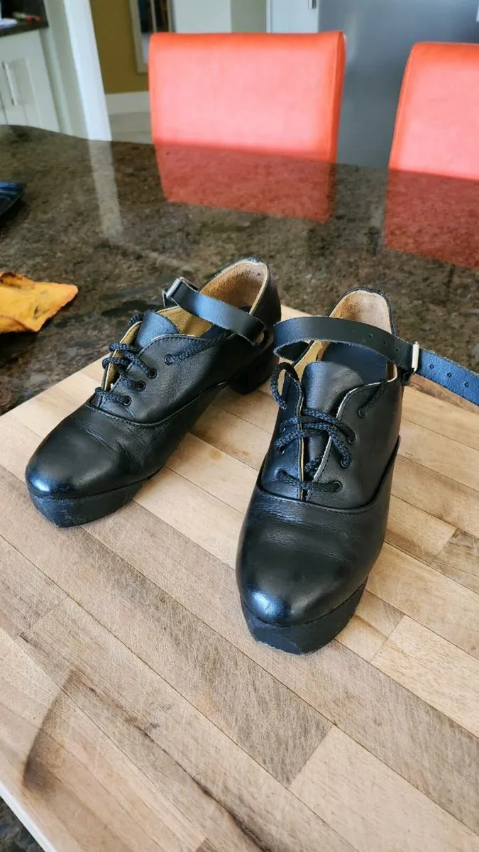 Irish Dancing Fays Heavy Shoes size 6 - Image 1