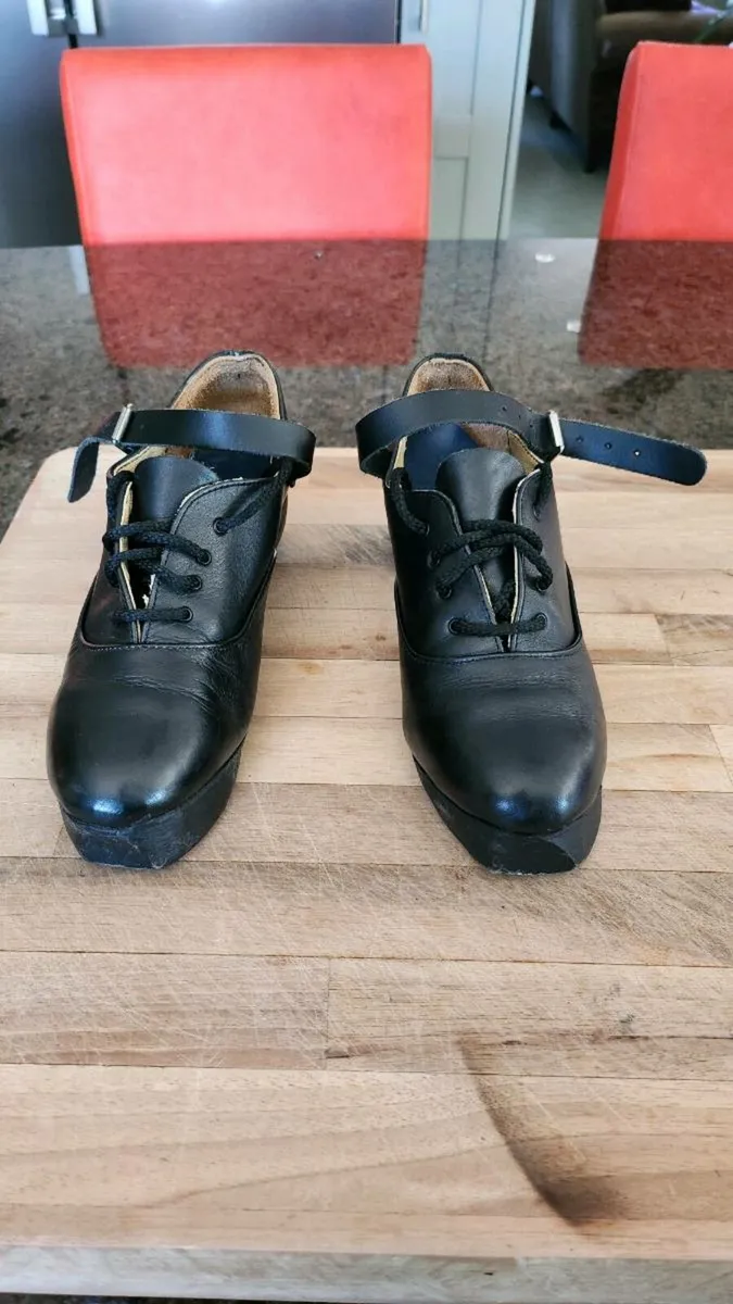 Irish Dancing Fays Heavy Shoes size 6 - Image 2