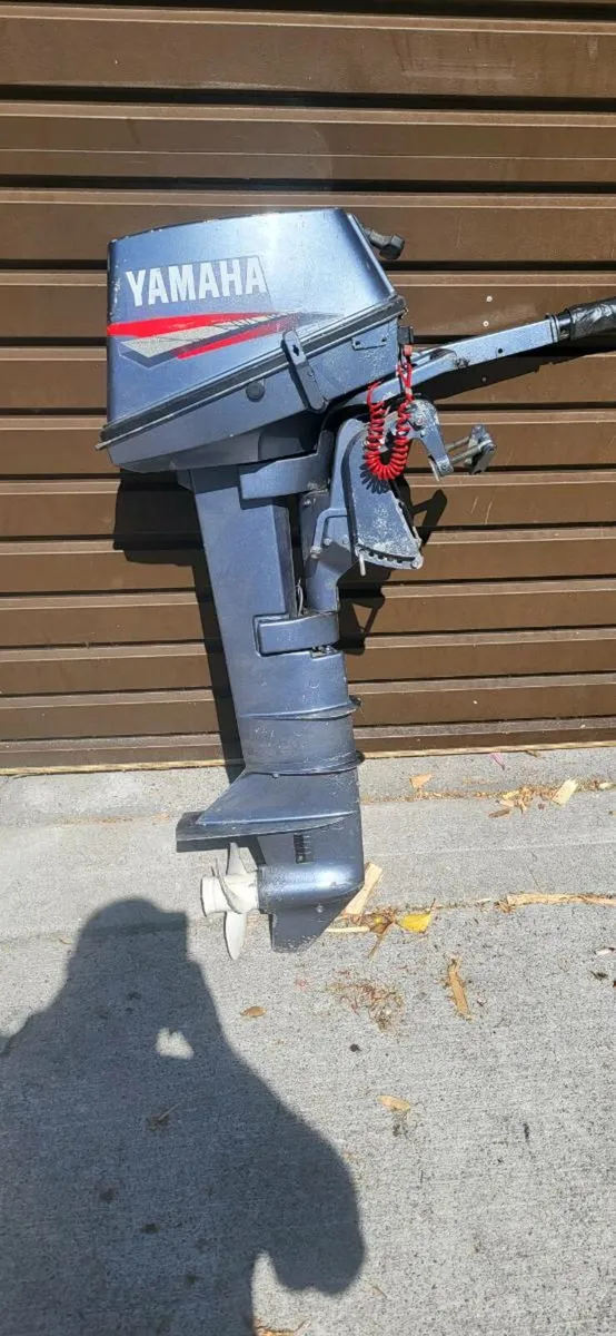 Yamaha 8hp 2 stoke outboard engine - Image 4