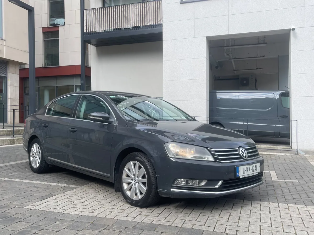 Volkswagen Passat 2011 1.6 TDI - Image 1
