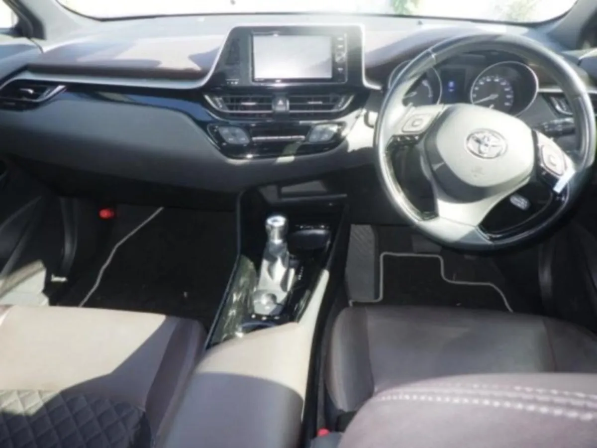 Toyota C-HR 1.8 Black 2018 - Image 3