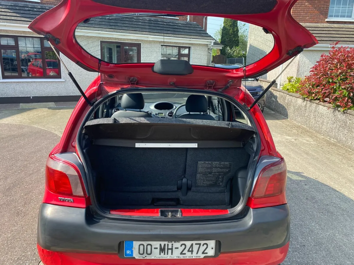 Toyota Yaris 2000 - Image 4
