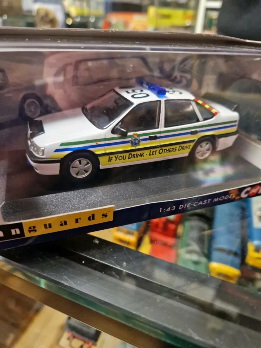 Corgi Police Car - Image 3