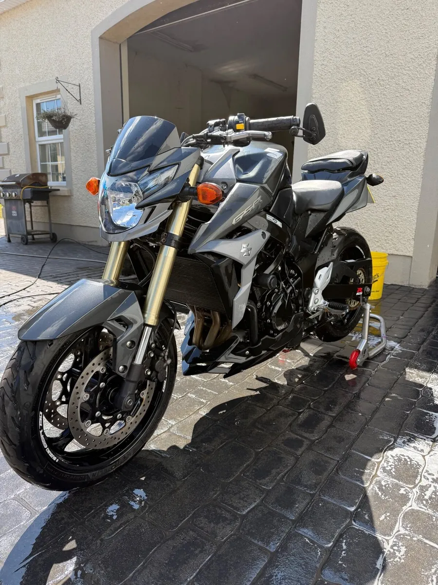 Suzuki GSR 2015 - Image 4