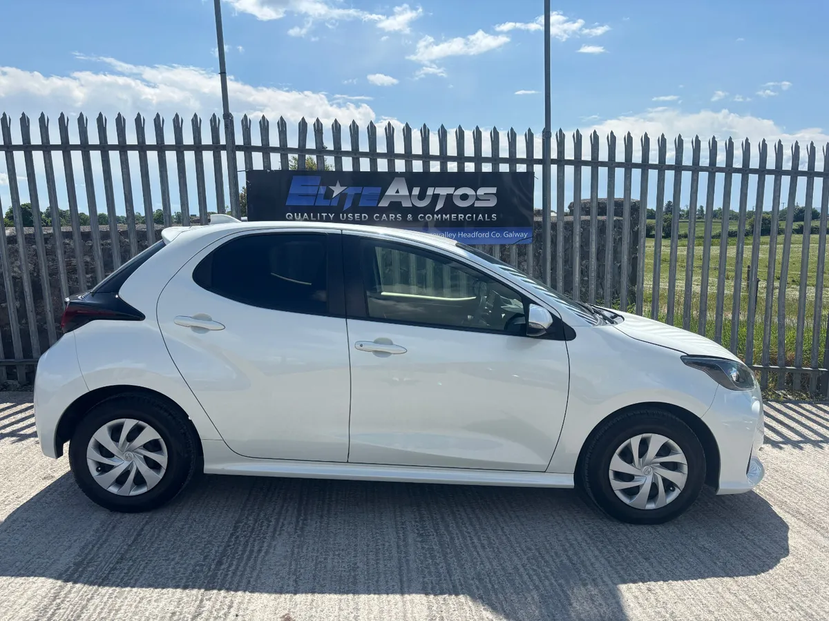 Toyota Yaris Luna Automatic 2020 - Image 2