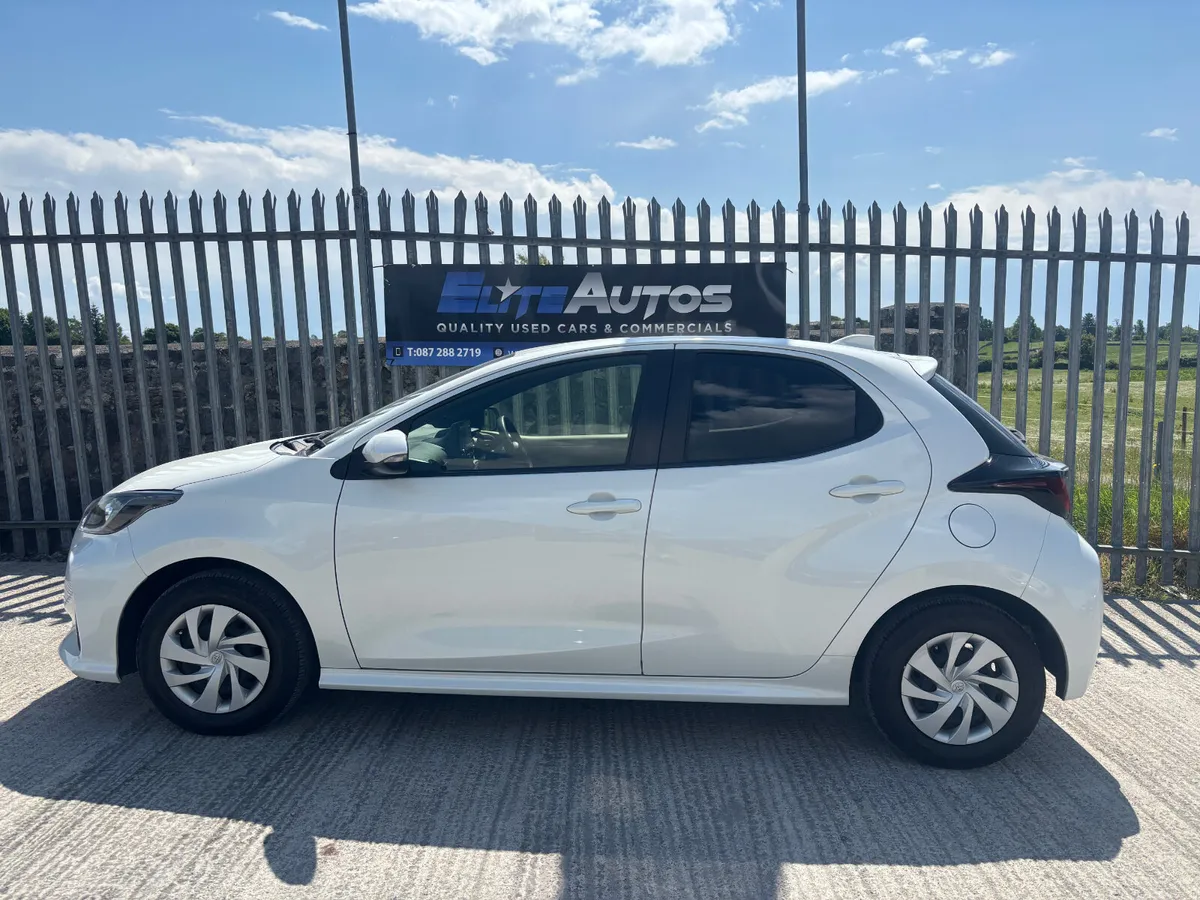 Toyota Yaris Luna Automatic 2020 - Image 3