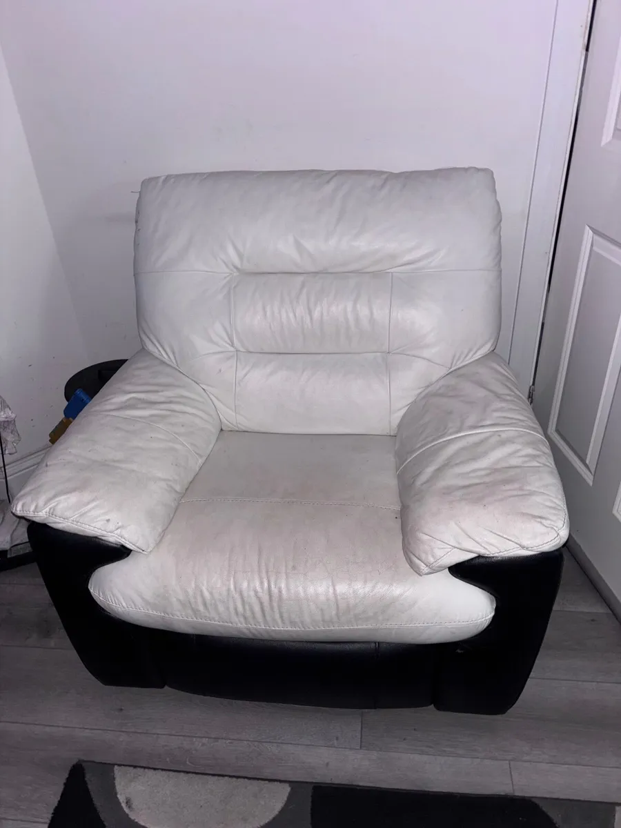 Couch - Image 2