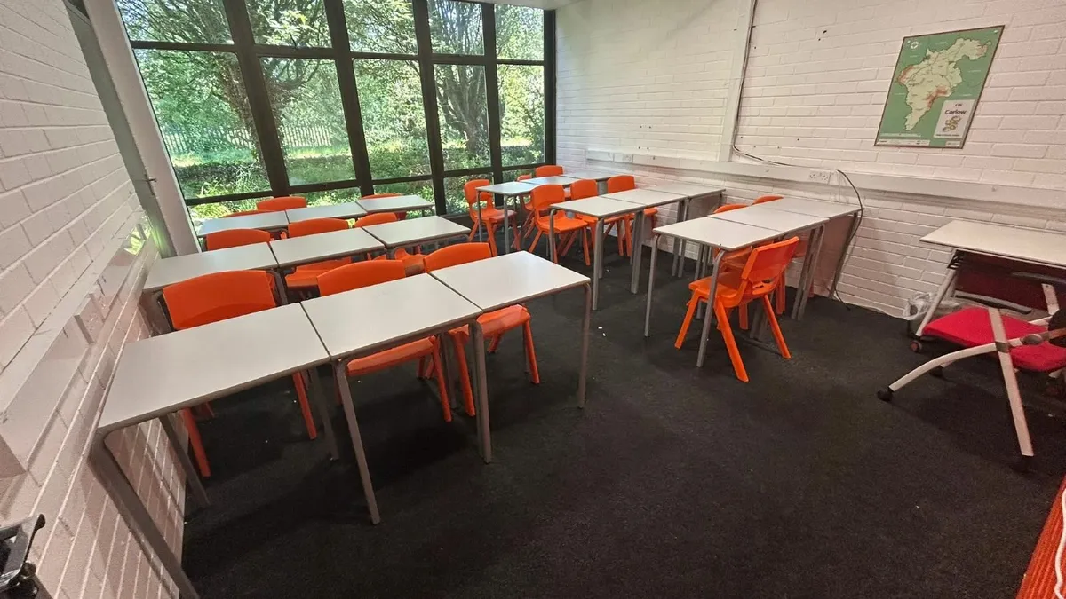 Tables and chairs - Image 3