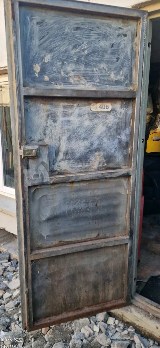 Heavy duty steel door - Image 2
