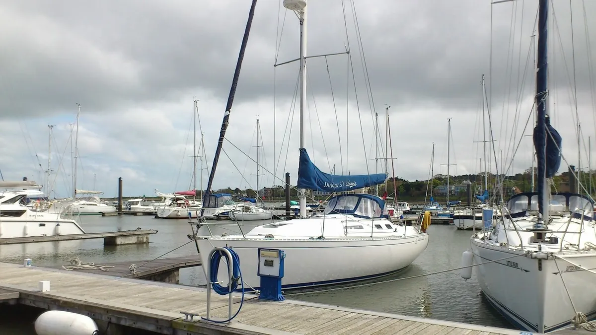 Dufour 32 Classic - Image 2