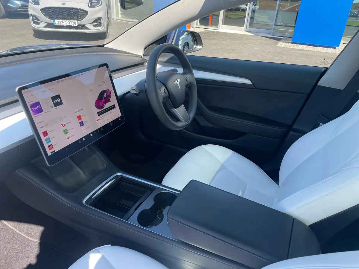 Tesla Model 3 *Long Range* - Image 3
