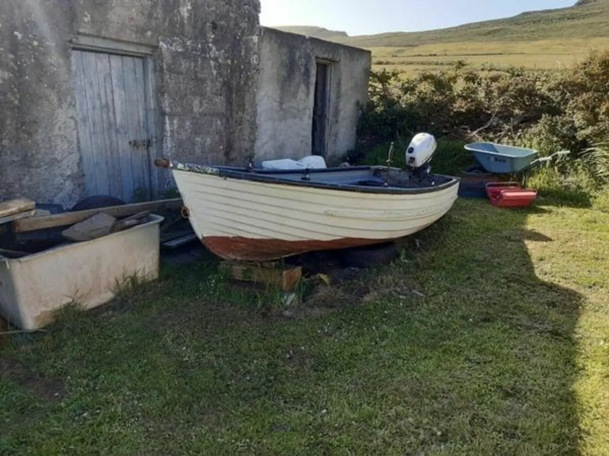13-foot fiberglass clinker punt & engine for sale - Image 2