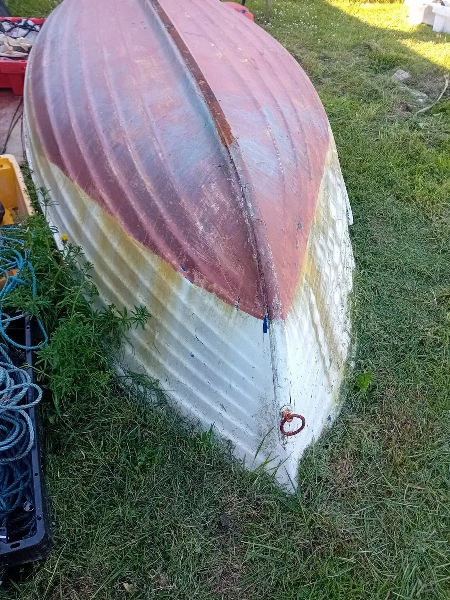 13-foot fiberglass clinker punt & engine for sale - Image 4