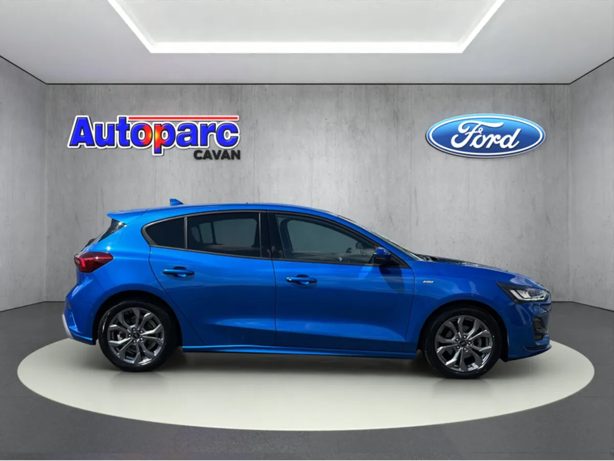 Ford Focus ST-LINE 1.0T 125 MHEV *AUTOMATIC* - Image 2