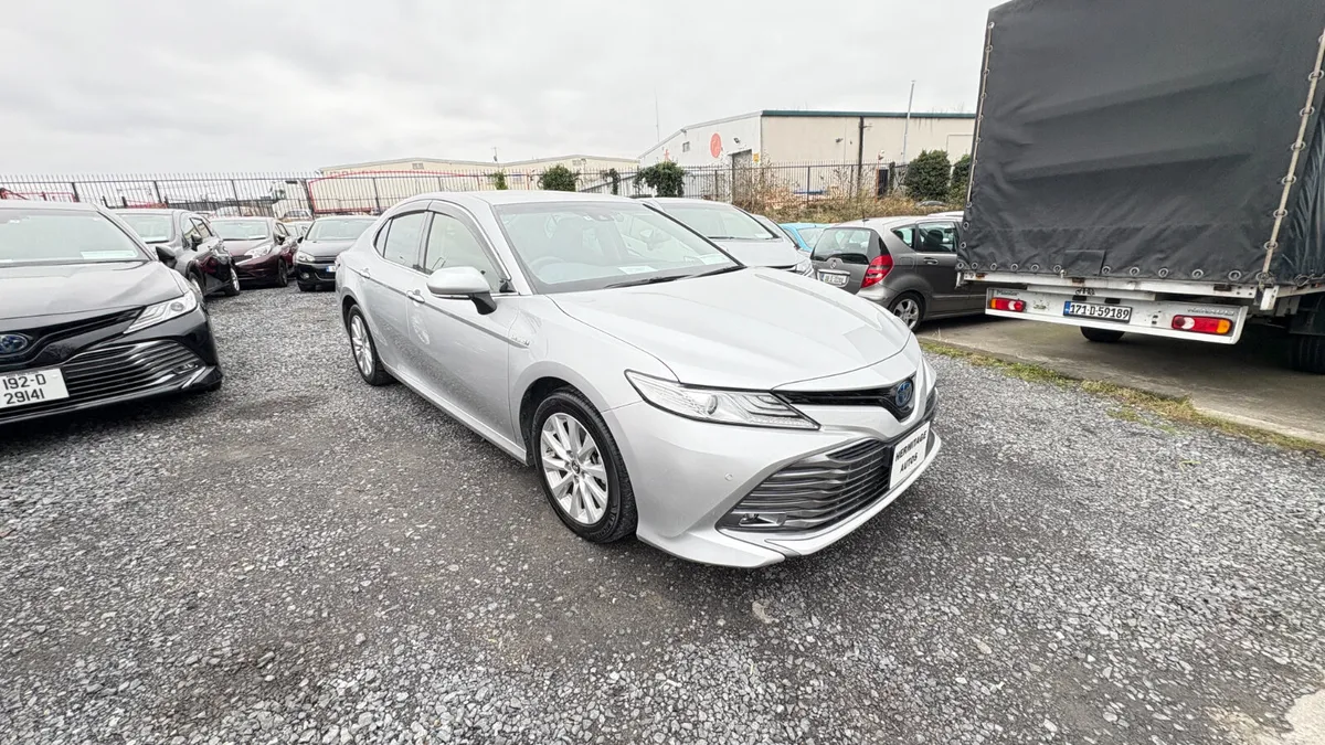 Toyota Camry 2.5 Hybrid Automatic 2019 - Image 3