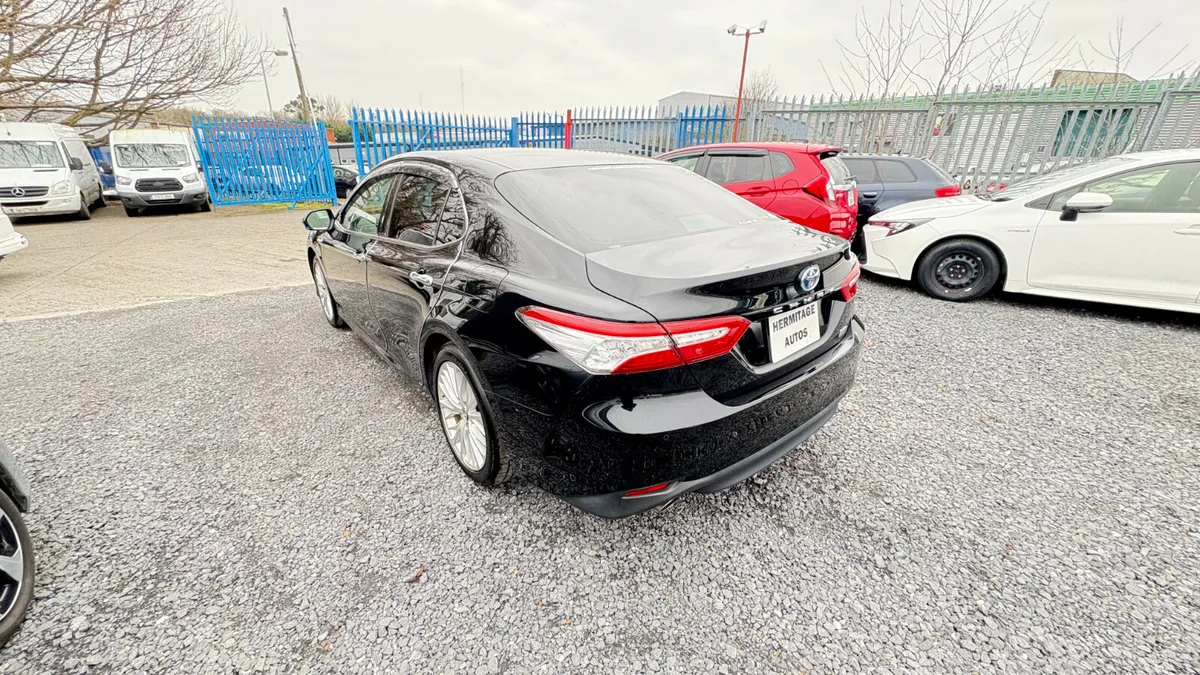Toyota Camry 2.5 Hybrid Automatic 2019 - Image 4