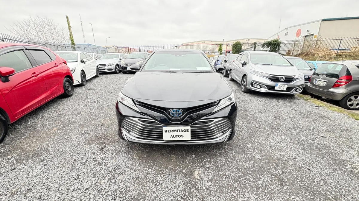 Toyota Camry 2.5 Hybrid Automatic 2019 - Image 2