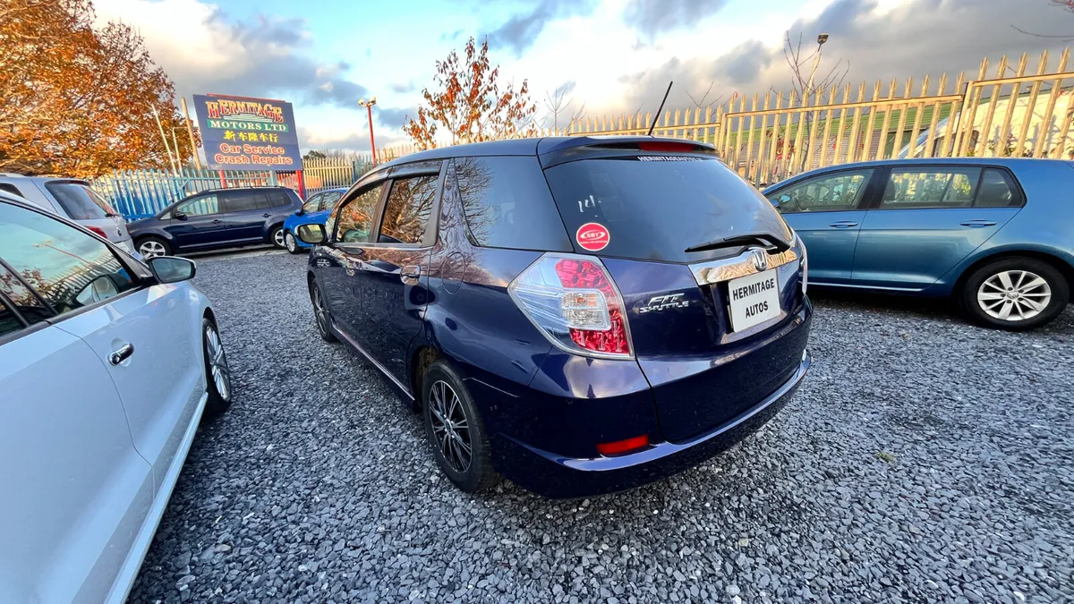 Honda Shuttle 1.5 Hybrid 2014 - Image 4