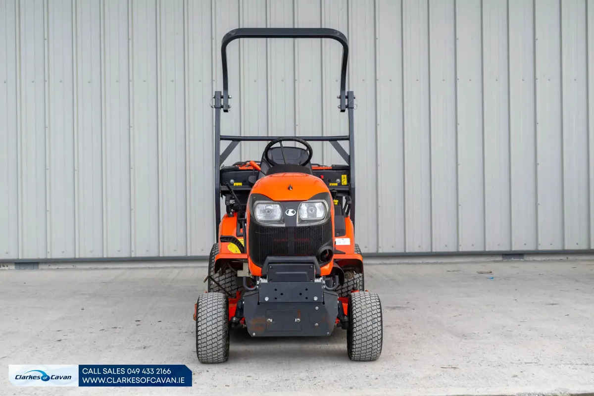 2020 Kubota G231 low-dump lawnmower - Image 2
