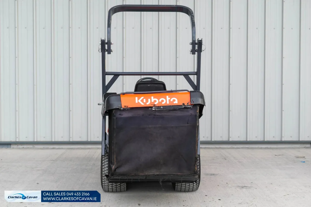2020 Kubota G231 low-dump lawnmower - Image 4