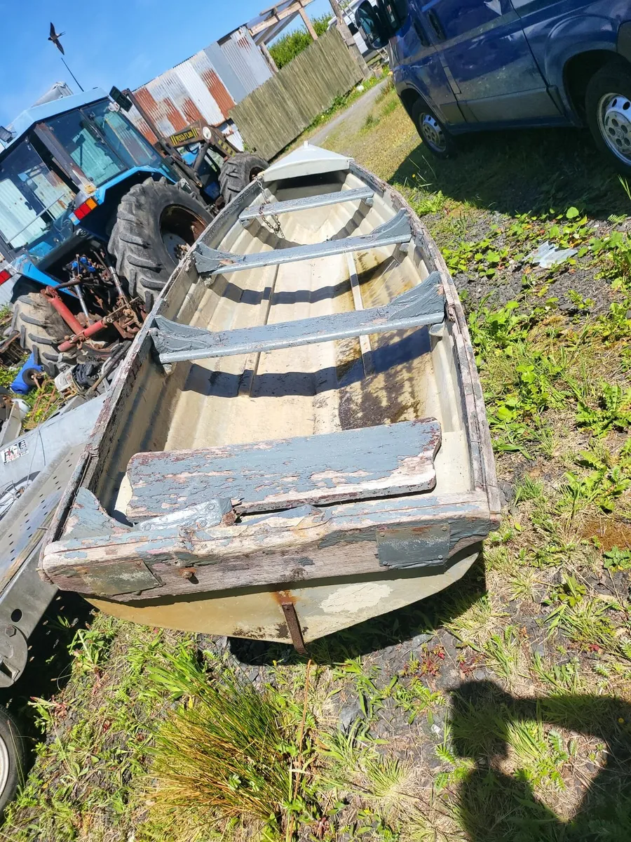 CHEAP FIBERGLASS  FLY FISHING BOAT  ANGLERS FANCY - Image 3