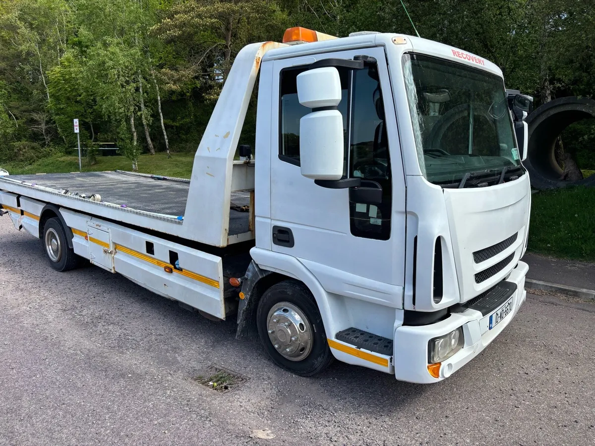 2010 Iveco 7.5 ton Tilt and slide recovery truck - Image 3