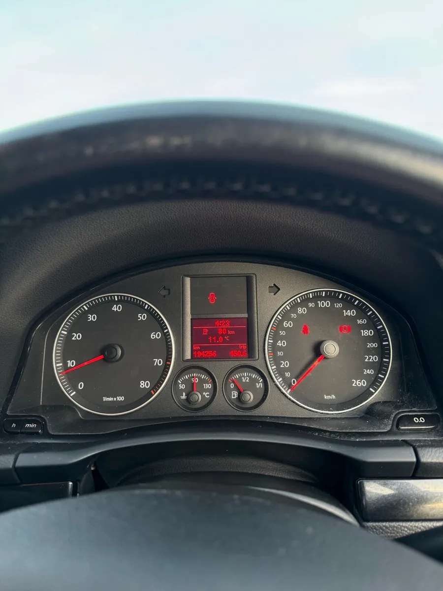 Volkswagen Golf GT Sport 1.4 - Image 3