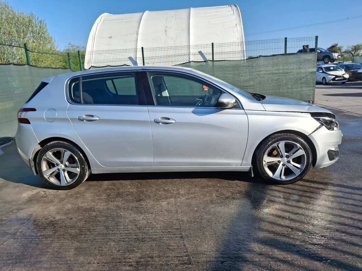 2015 Peugeot 308  light Damage - Image 3