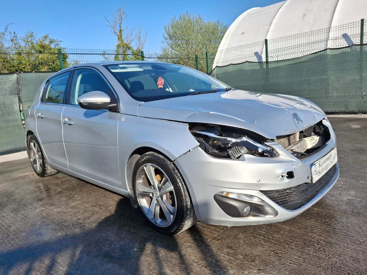 2015 Peugeot 308  light Damage - Image 2