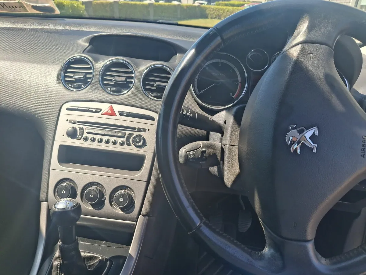 Peugeot 308 2012 - Image 2